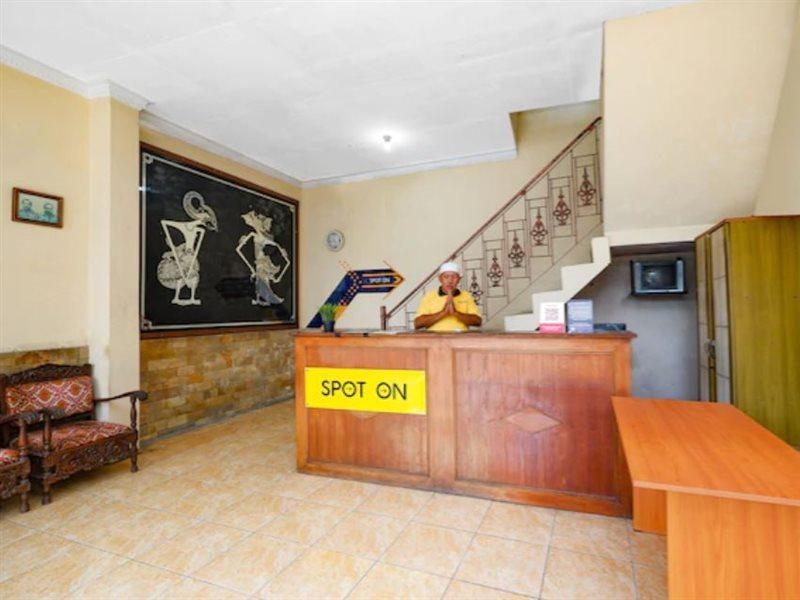 Spot On 2011 Hotel Mekar Sari Surakarta  Exterior photo