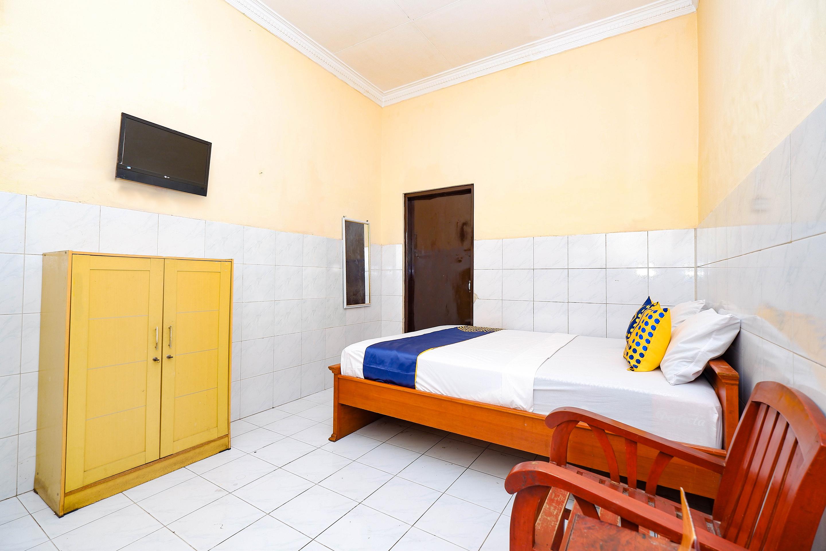 Spot On 2011 Hotel Mekar Sari Surakarta  Exterior photo