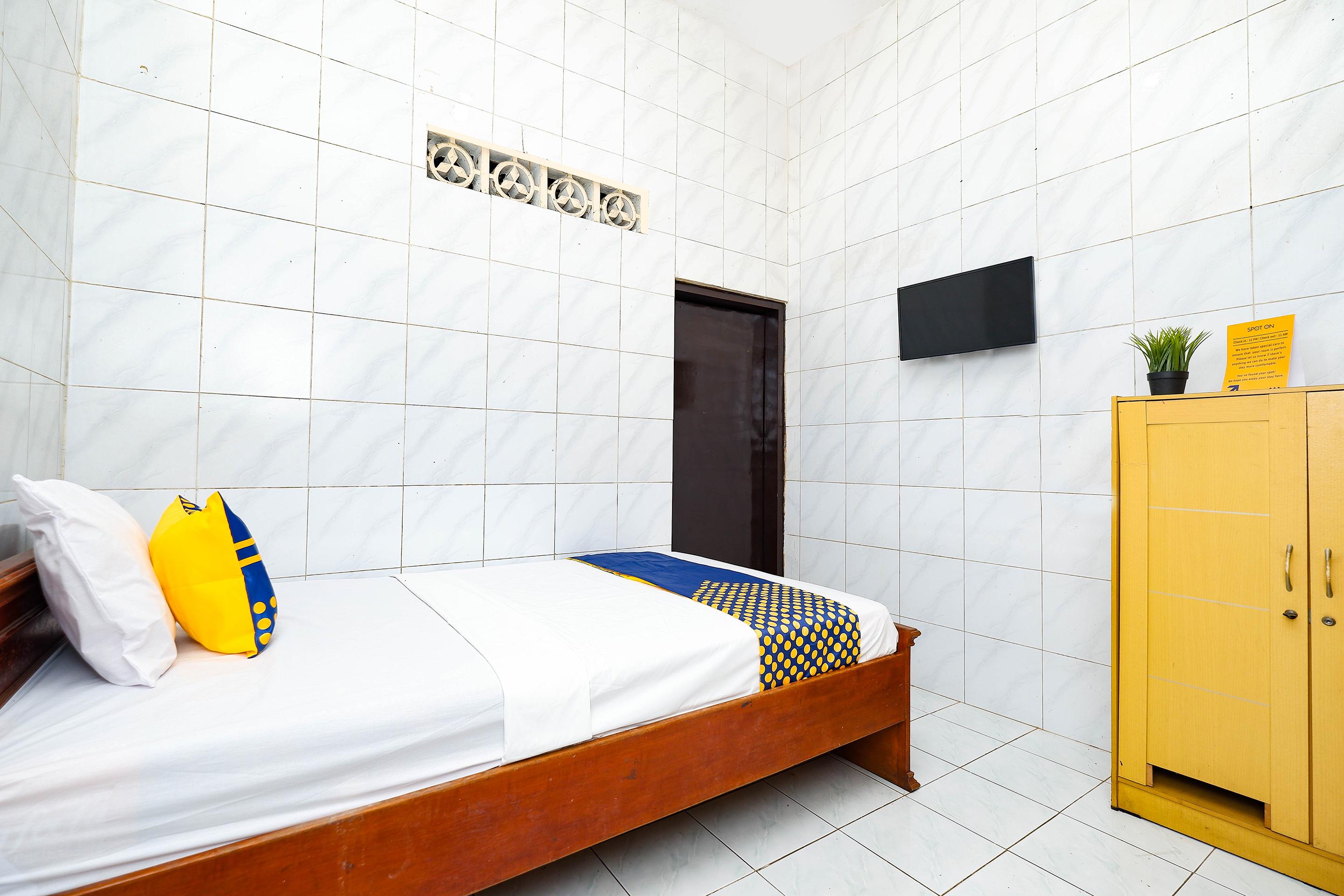 Spot On 2011 Hotel Mekar Sari Surakarta  Exterior photo