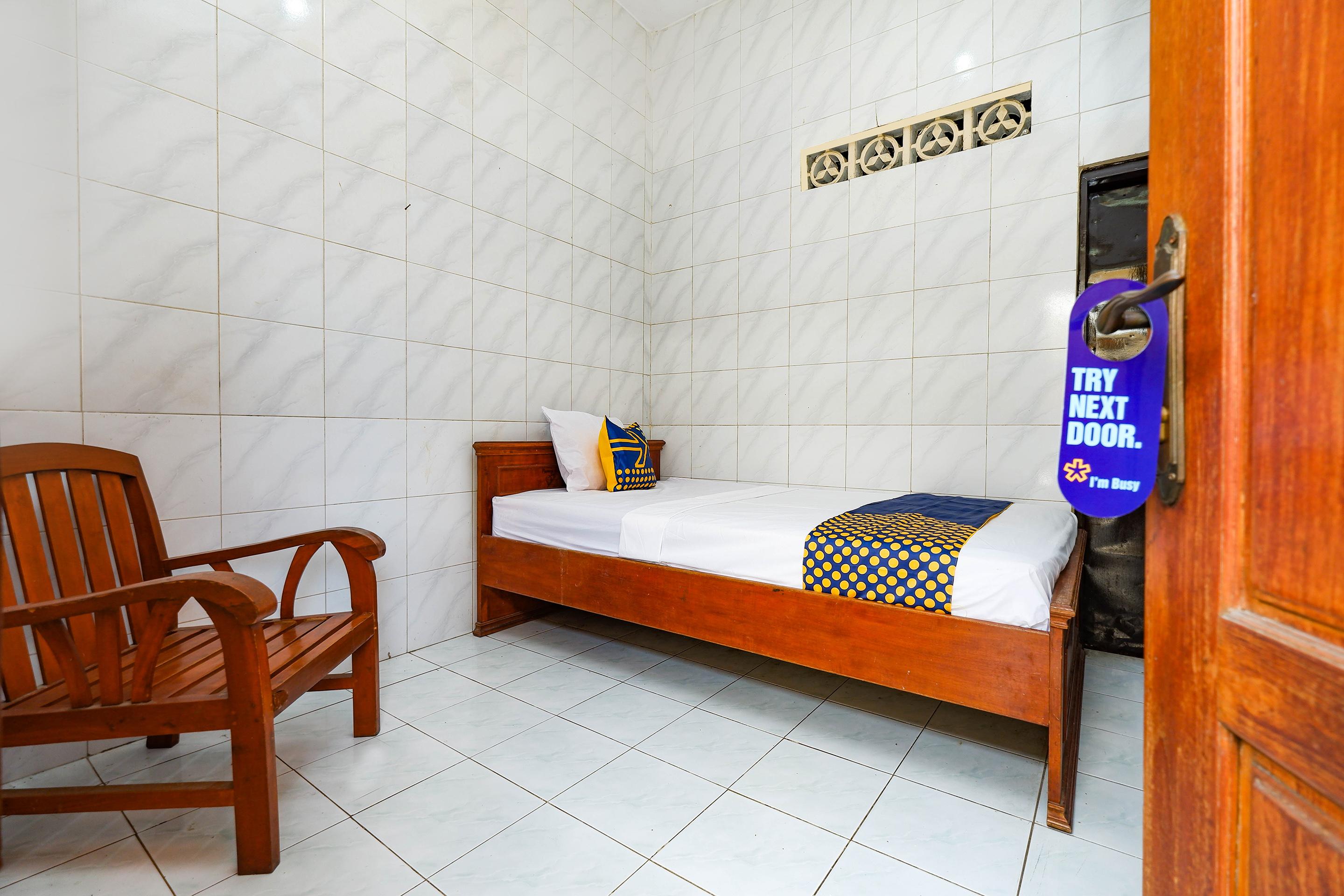 Spot On 2011 Hotel Mekar Sari Surakarta  Exterior photo